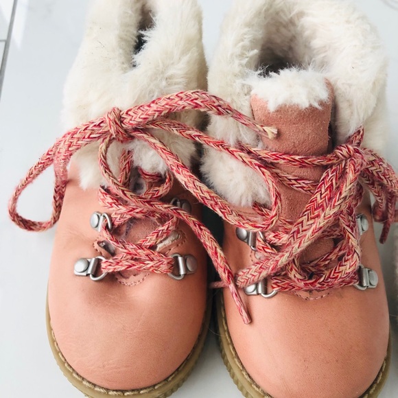 Booties and toque - Picture 3 of 6